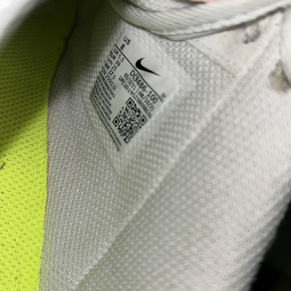 Women’s size 8 Nike Air Force 1 ‘07 Next Nature - Picture 4 of 8